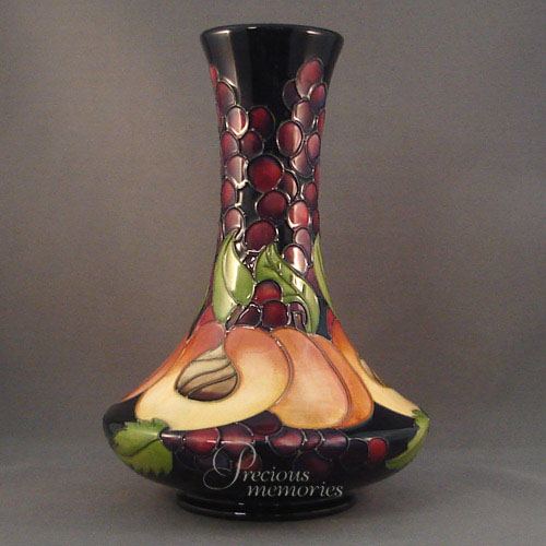 Apricots Vase 62/7 Moorcroft