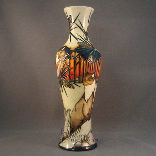 Pine Martin Vase 93/10 Moorcroft