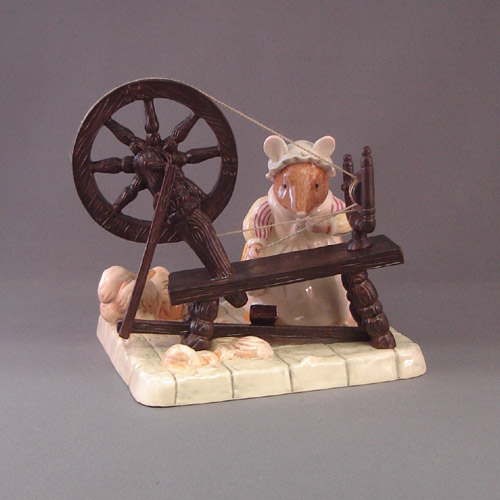 Lily Weaver Spinning, DBH 58, Brambly Hedge Royal Doulton