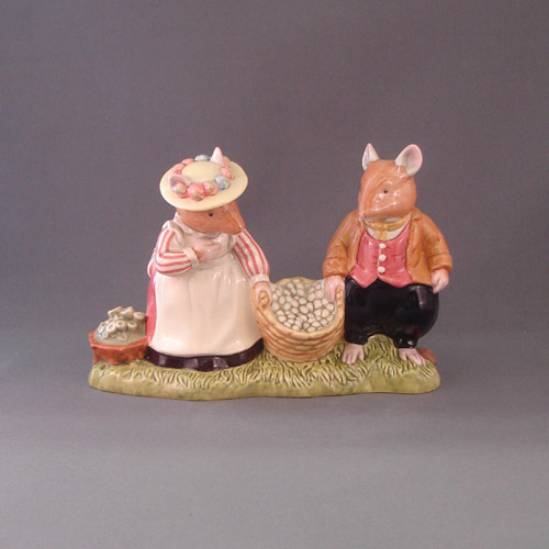 Off to Pick Mushrooms, DBH 66, Brambly Hedge Royal Doulton